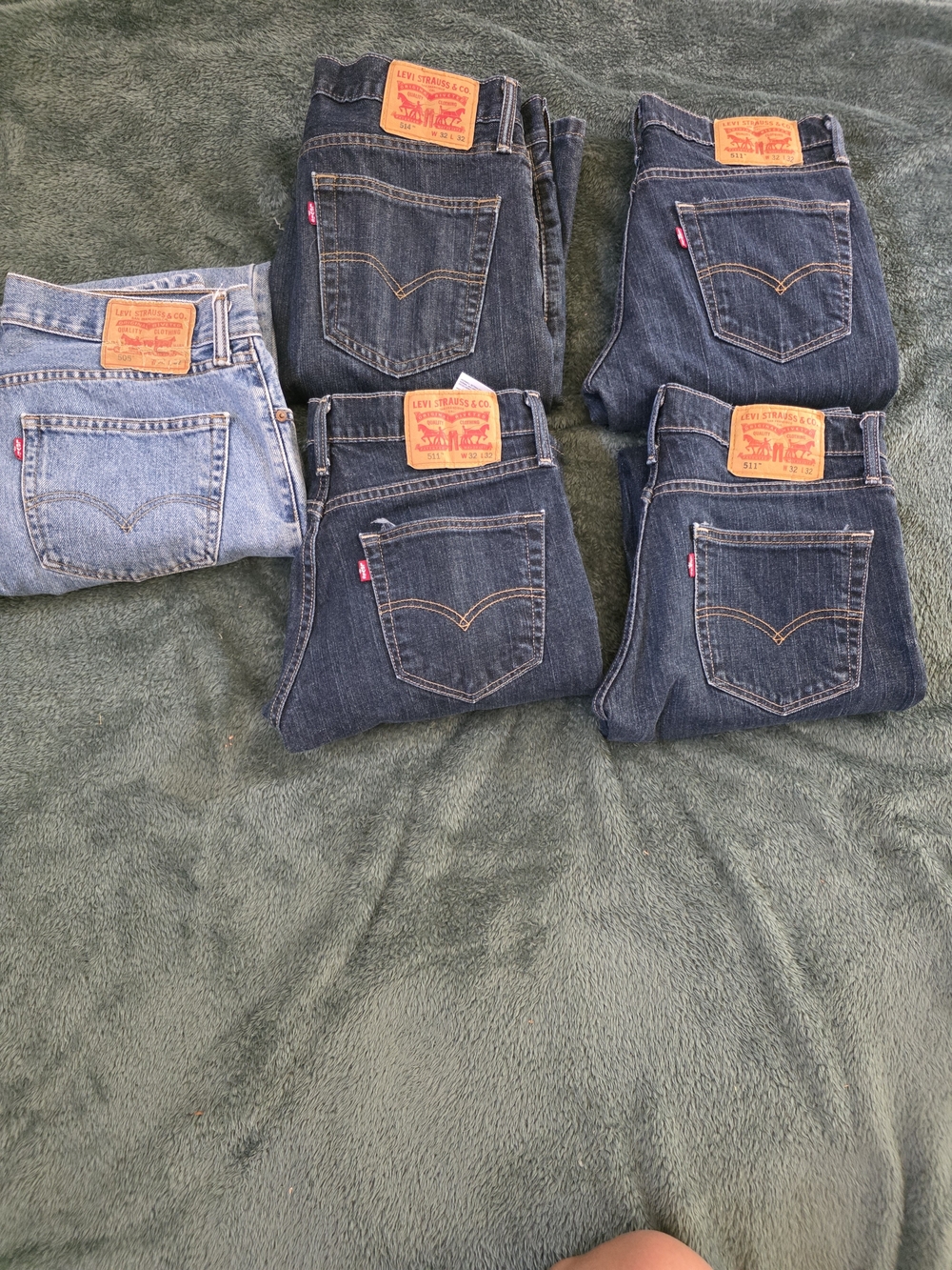 Levi's men's Classic Jeans - Dark Blue and Light Blue
